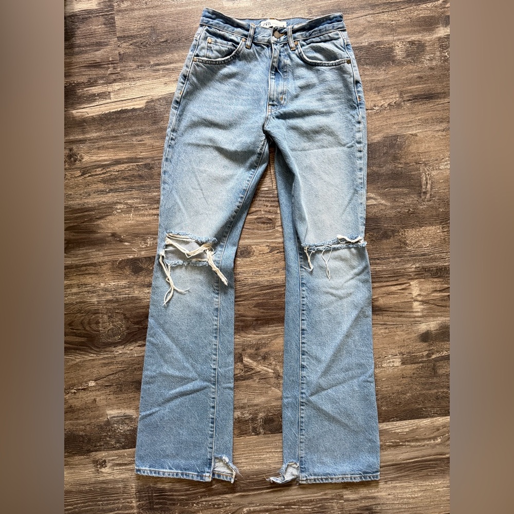 Zara Light Blue Distressed Women Jeans